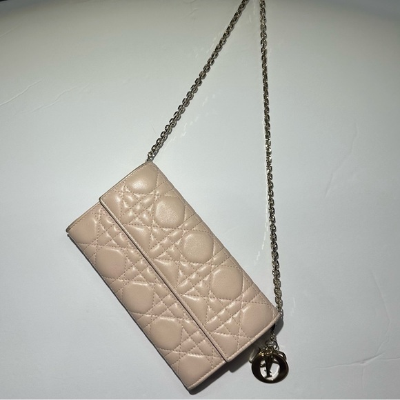 Lady Dior Lambskin Wallet on a chain with Dior Charm Powder Pink - Picture 13 of 16